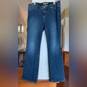 Torrid Women’s Size 16R Mid-Rise Slim Boot Vintage Stretch Blue Jeans.